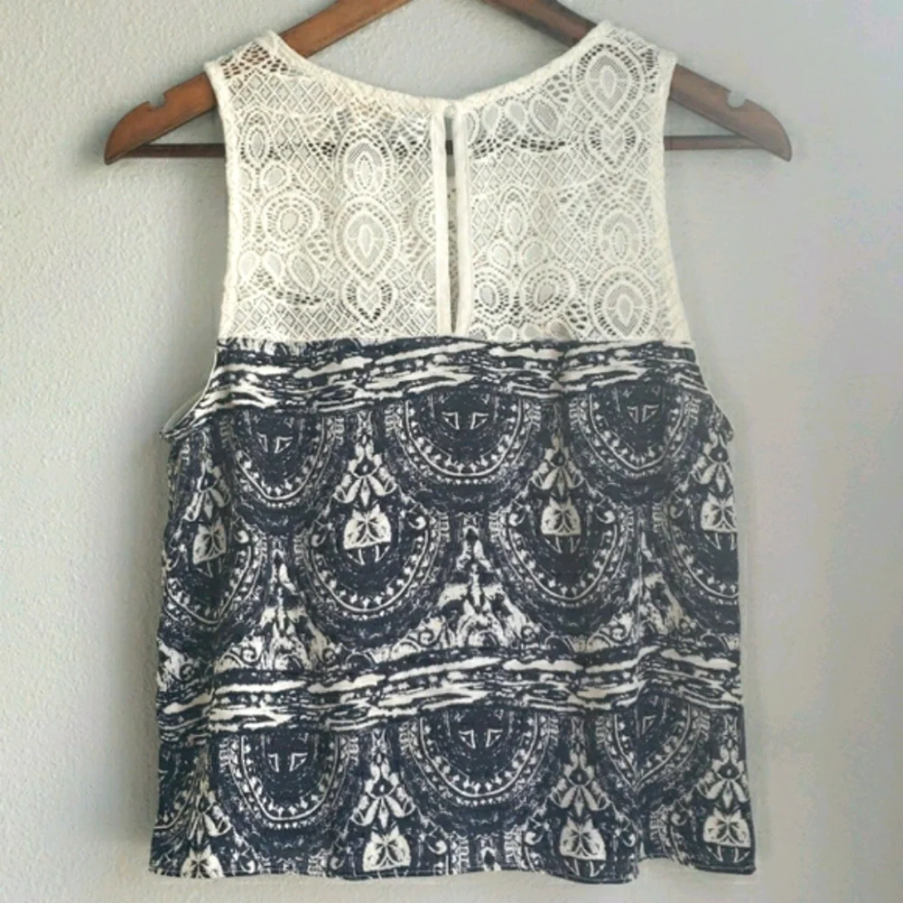 Elodie Flowy Lacy Blue Printed Tank Top Size Medium - Picture 6 of 6